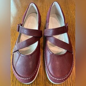 Ecco Red Flats Classic Loafers